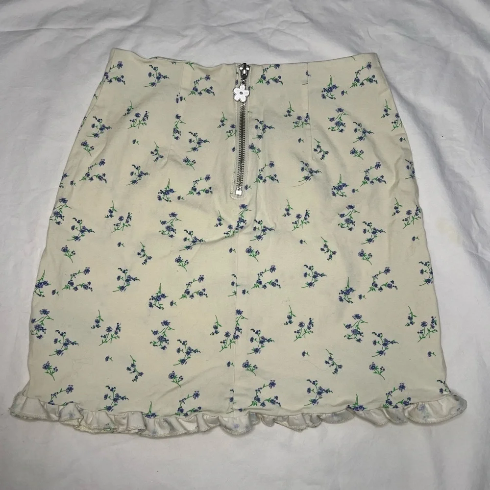 Urban Outfitters Ashton Ruffle Mini Skirt Pale Yellow with Blue Flowers XS